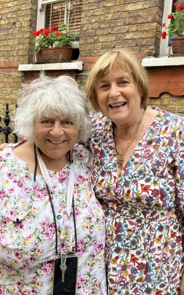 Miriam Margolyes poses smiling with Lady Dodd