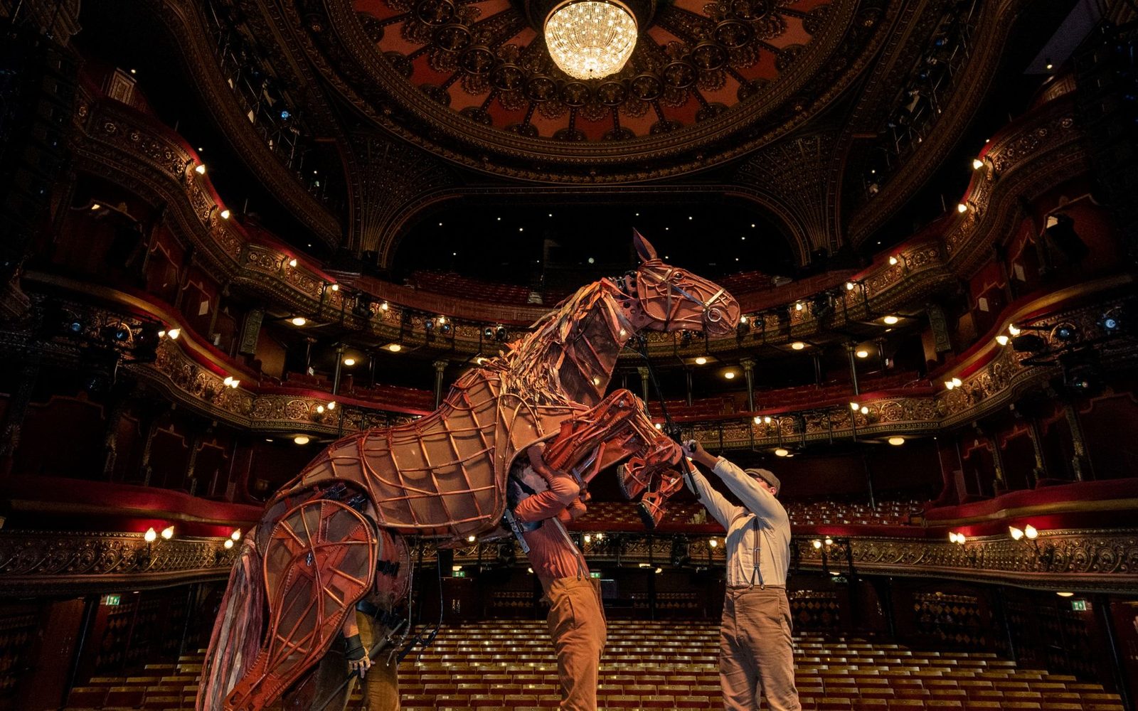 War Horse at Leeds Grand Theatre. Credit: Ant Robling
